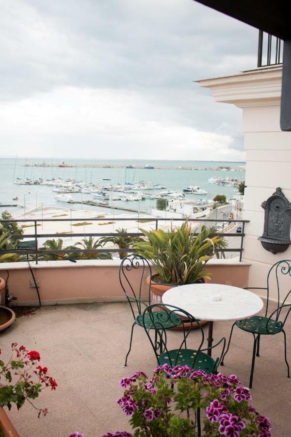 مانفريدونيا La Dolce Vista - B&B Di Charme المظهر الخارجي الصورة