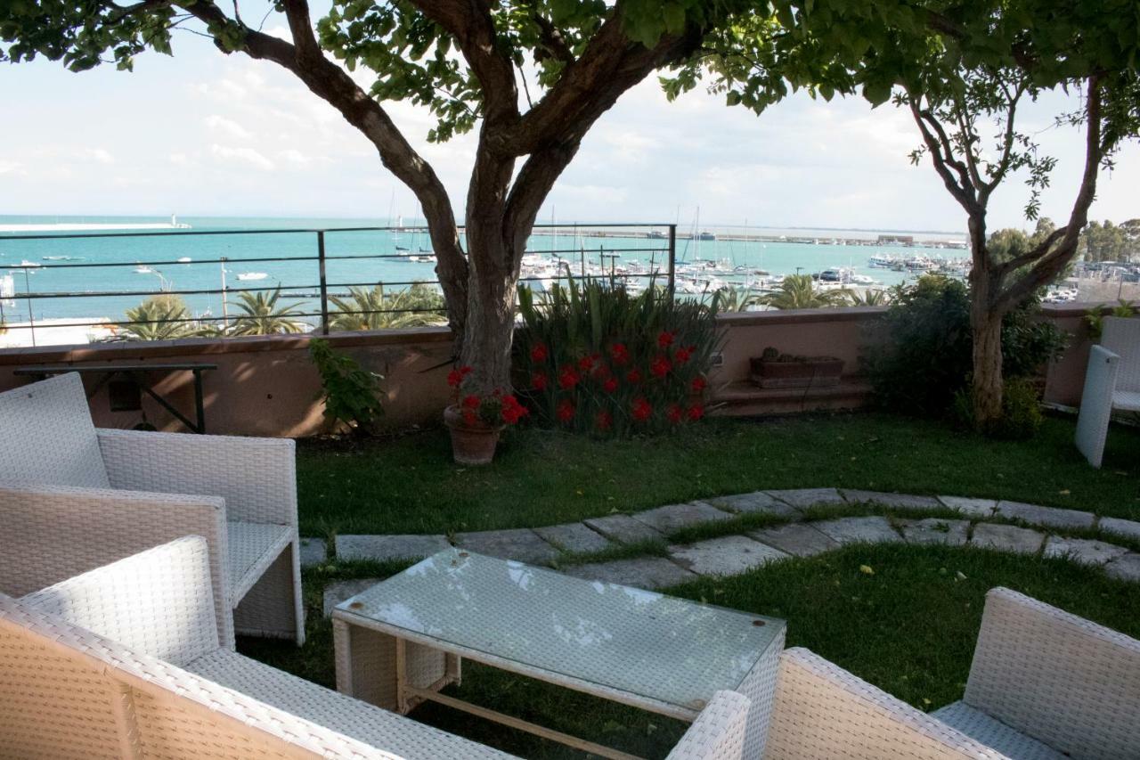 مانفريدونيا La Dolce Vista - B&B Di Charme المظهر الخارجي الصورة