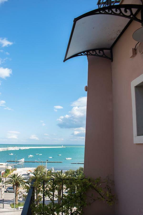 مانفريدونيا La Dolce Vista - B&B Di Charme المظهر الخارجي الصورة